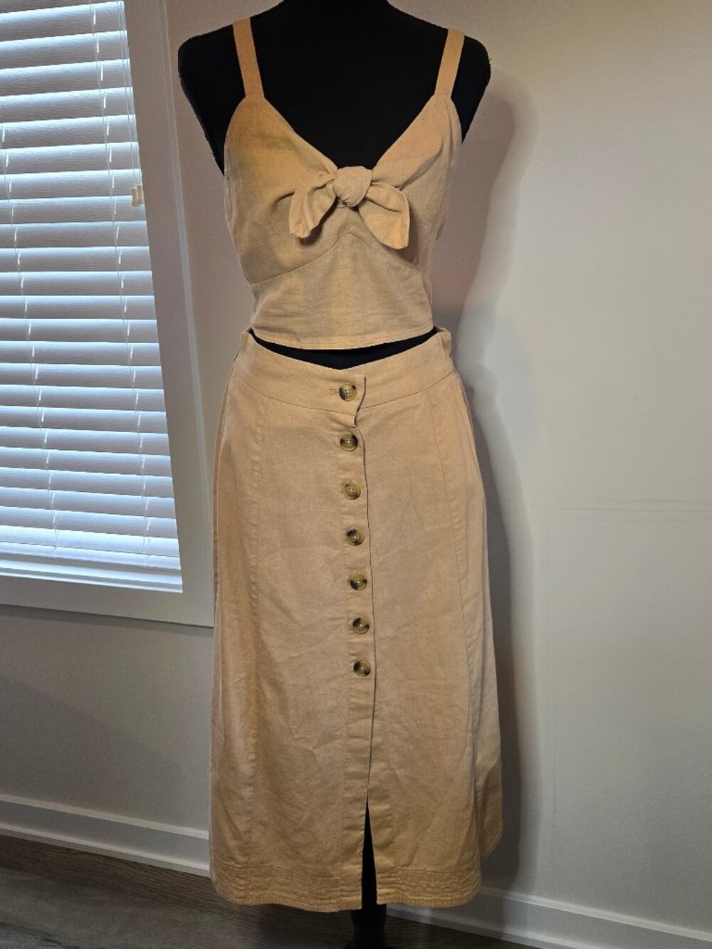 Universal Thread Women's Linen Blend matching set button skirt with halter Small